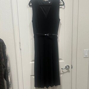 Tommy Hilfiger Black Sleeveless V-Neck Midi Dress with Slim Belt